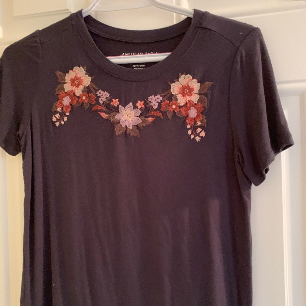 American Eagle Tee XS